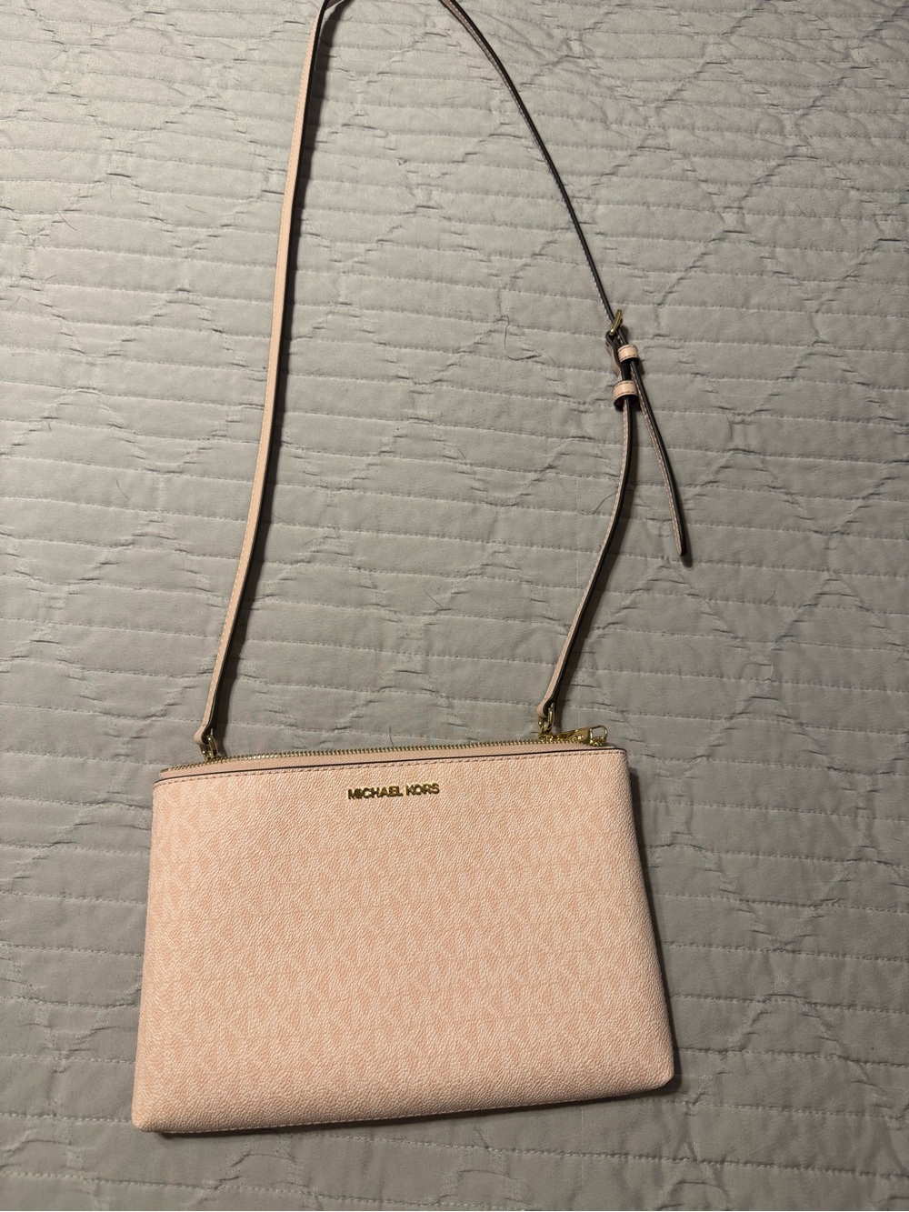 Michael Kors Light Pink Jet Set Travel Large Crossbody with Gold Hardware